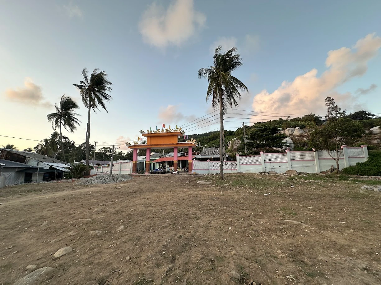 Hiện trạng công trình sân Dinh đang thi công