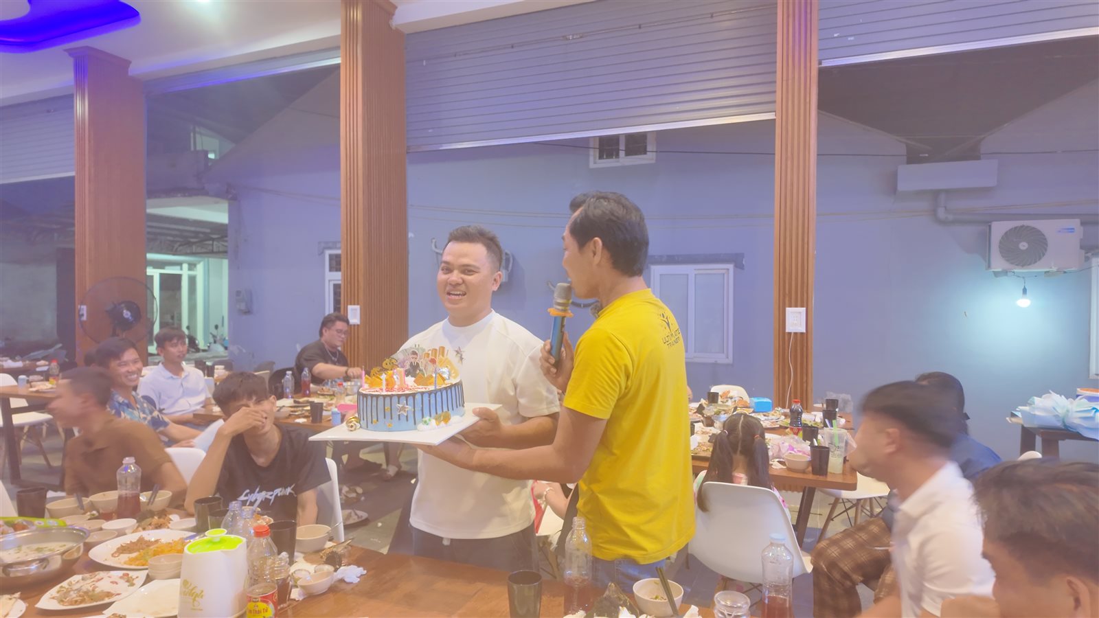 Tiệc gala mãn năm của đoàn công ty trên đảo Hòn Sơn